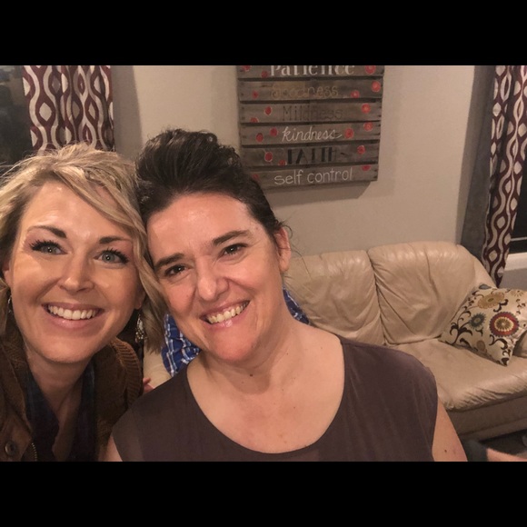 Meet your Posher, Denise - Picture 1 of 1